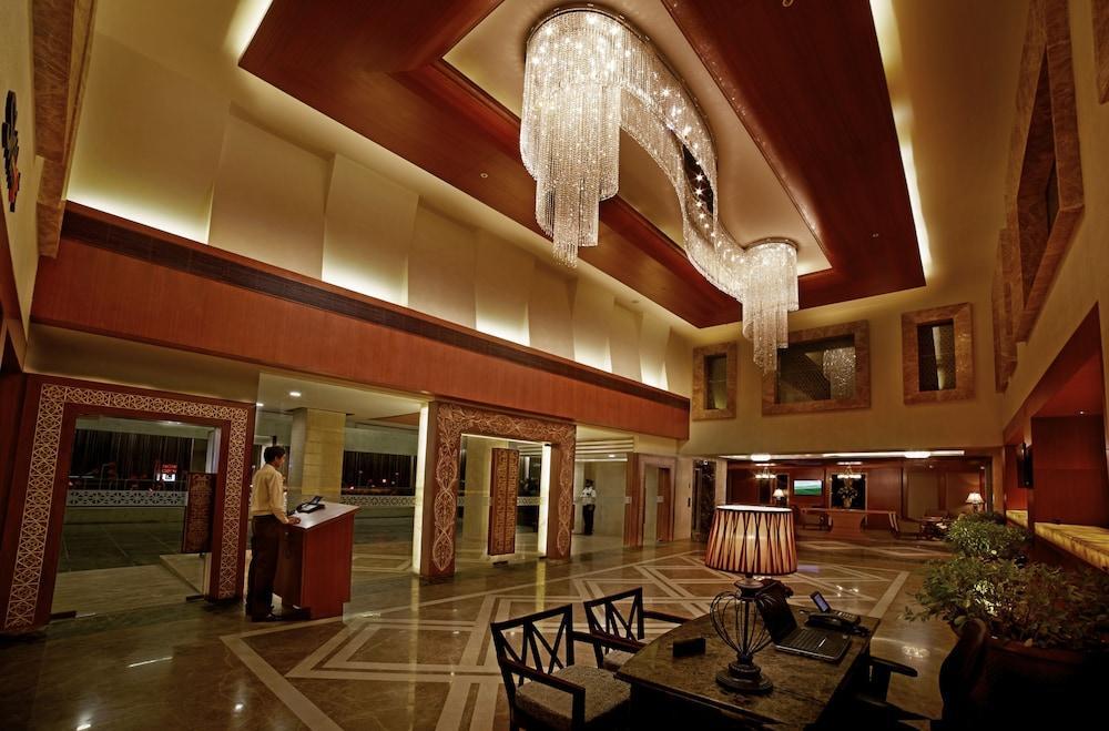 Hablis Chennai Hotel Buitenkant foto
