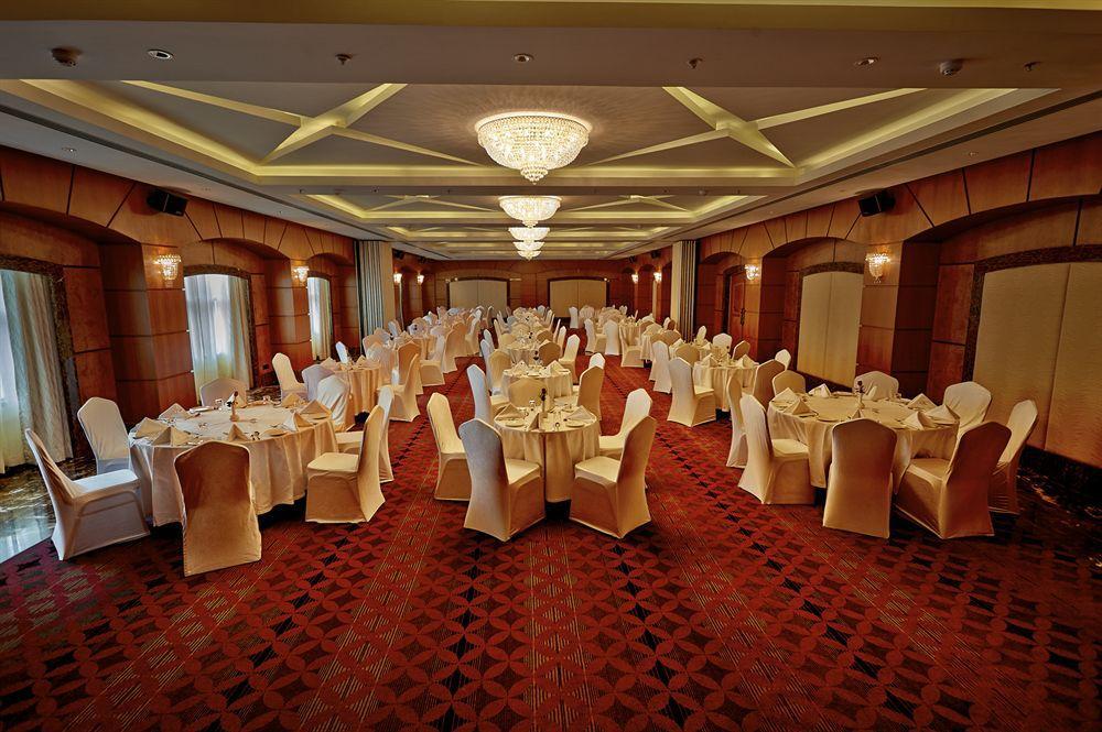 Hablis Chennai Hotel Buitenkant foto
