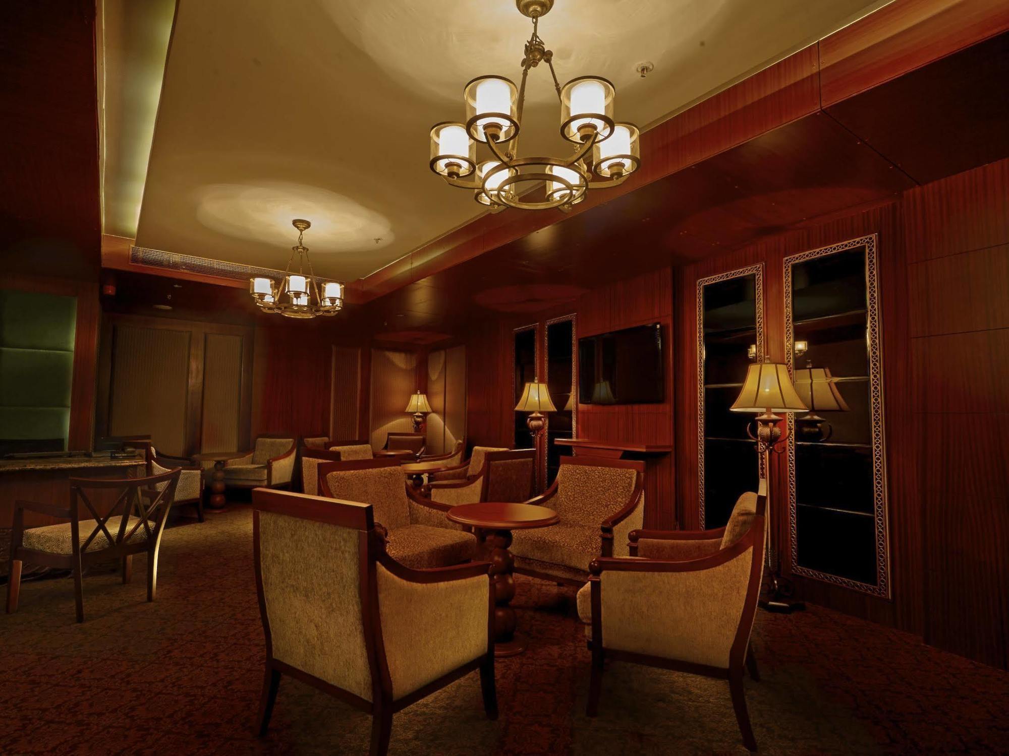 Hablis Chennai Hotel Buitenkant foto